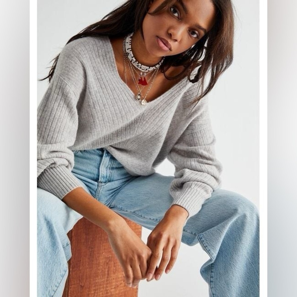 Free People Elias V-neck Cashmere Sweater in Gray